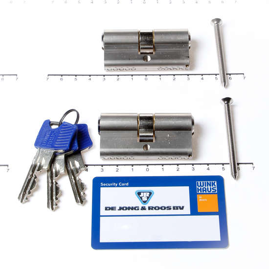 Afbeeldingen van Set cilinders dubbel  (2 stuks) 30/30 (bui./bin.) voorzien van SKG ***,  met certificaat en 6 sleutels