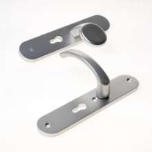 Afbeeldingen van *Maco greep-krukgarnituur 52mm F1 PC55